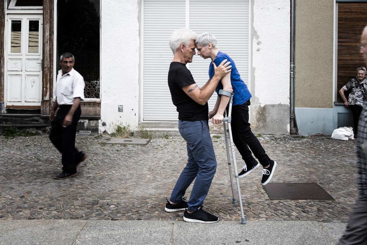 Claire Cunningham & Jess Curtis (Großbritannien/USA): The Way You Look (at me) Tonight